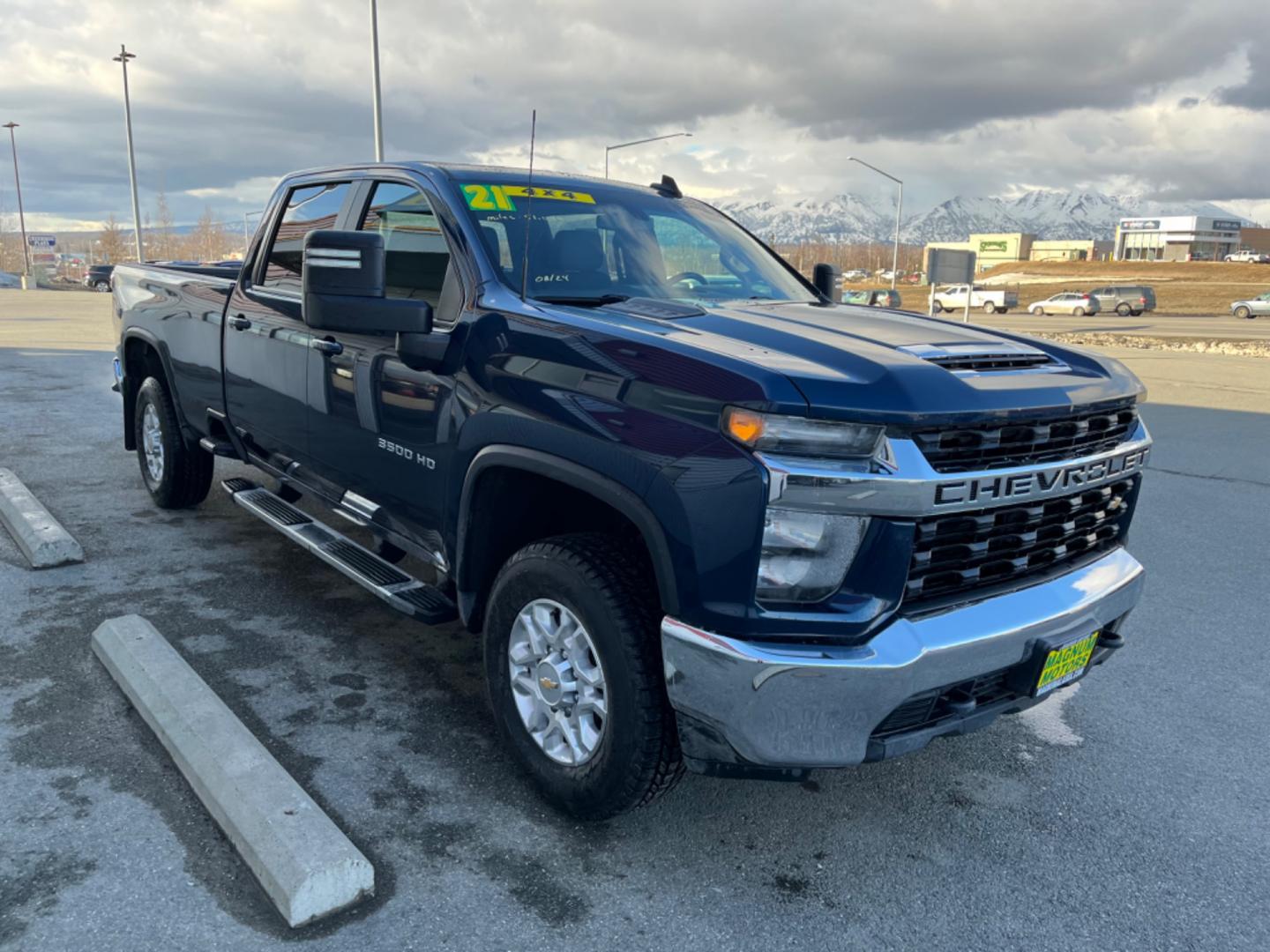 2021 BLUE CHEVROLET SILVERADO 3500H LT (1GC4YTE79MF) with an 6.6L engine, Automatic transmission, located at 1960 Industrial Drive, Wasilla, 99654, (907) 274-2277, 61.573475, -149.400146 - Photo#5